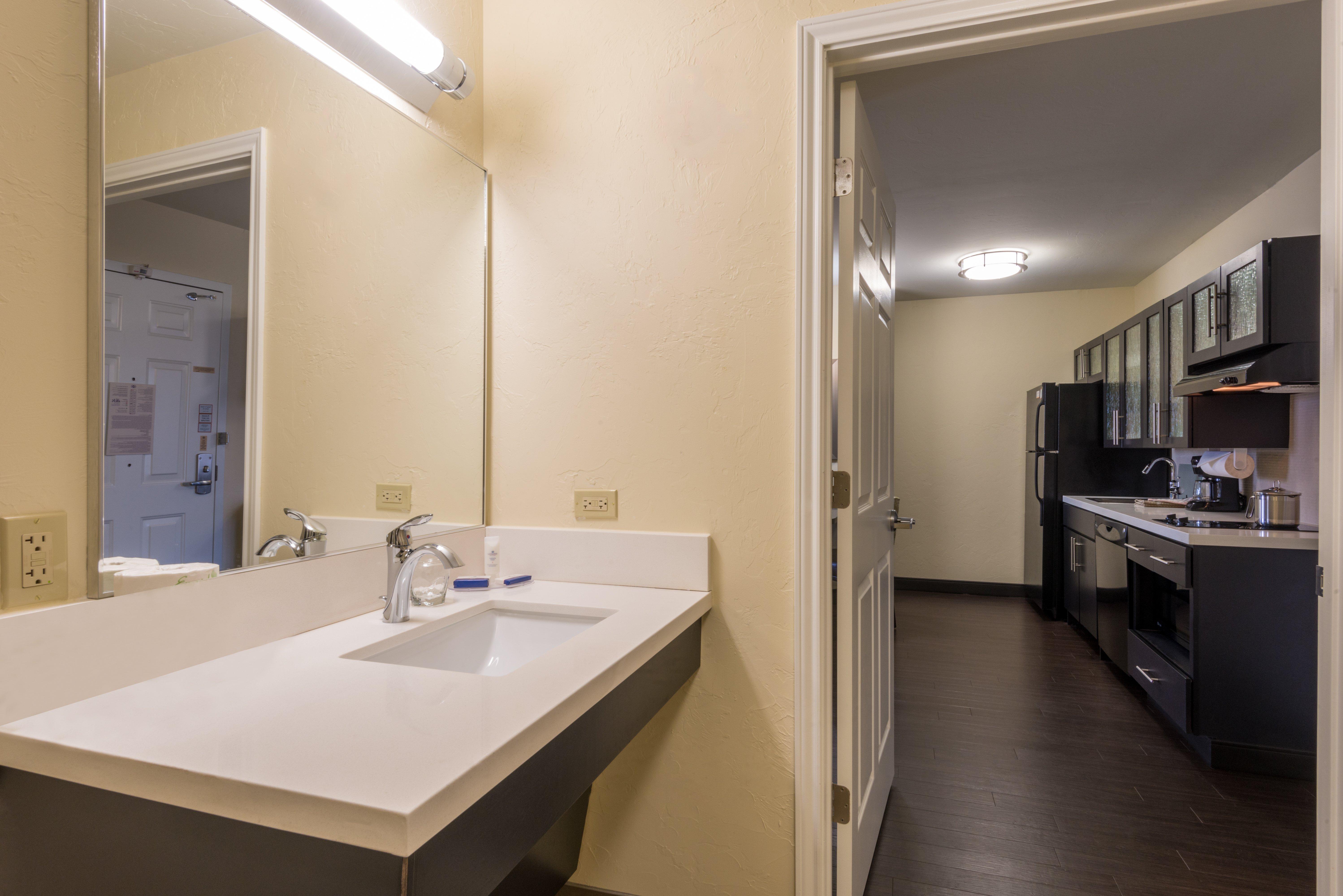 Candlewood Suites Del City By Ihg Zewnętrze zdjęcie